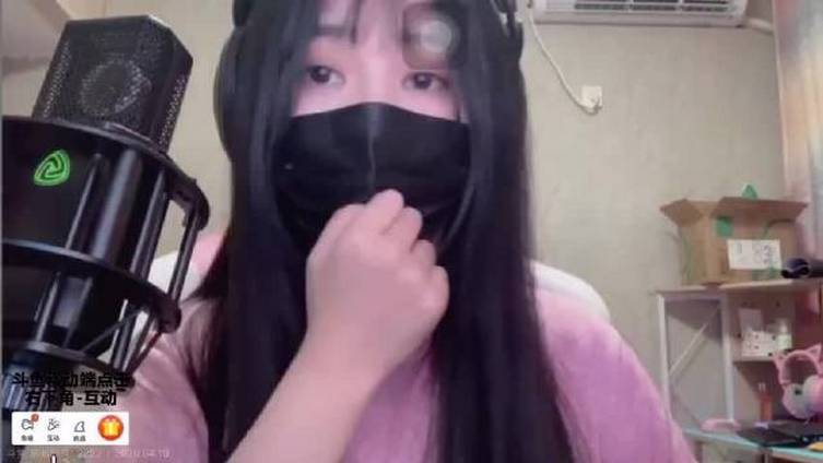 #一条小团团露脸# 以前不是露过吗……这次是为了支持湖北才露脸的,人还挺可爱的,好看好看,